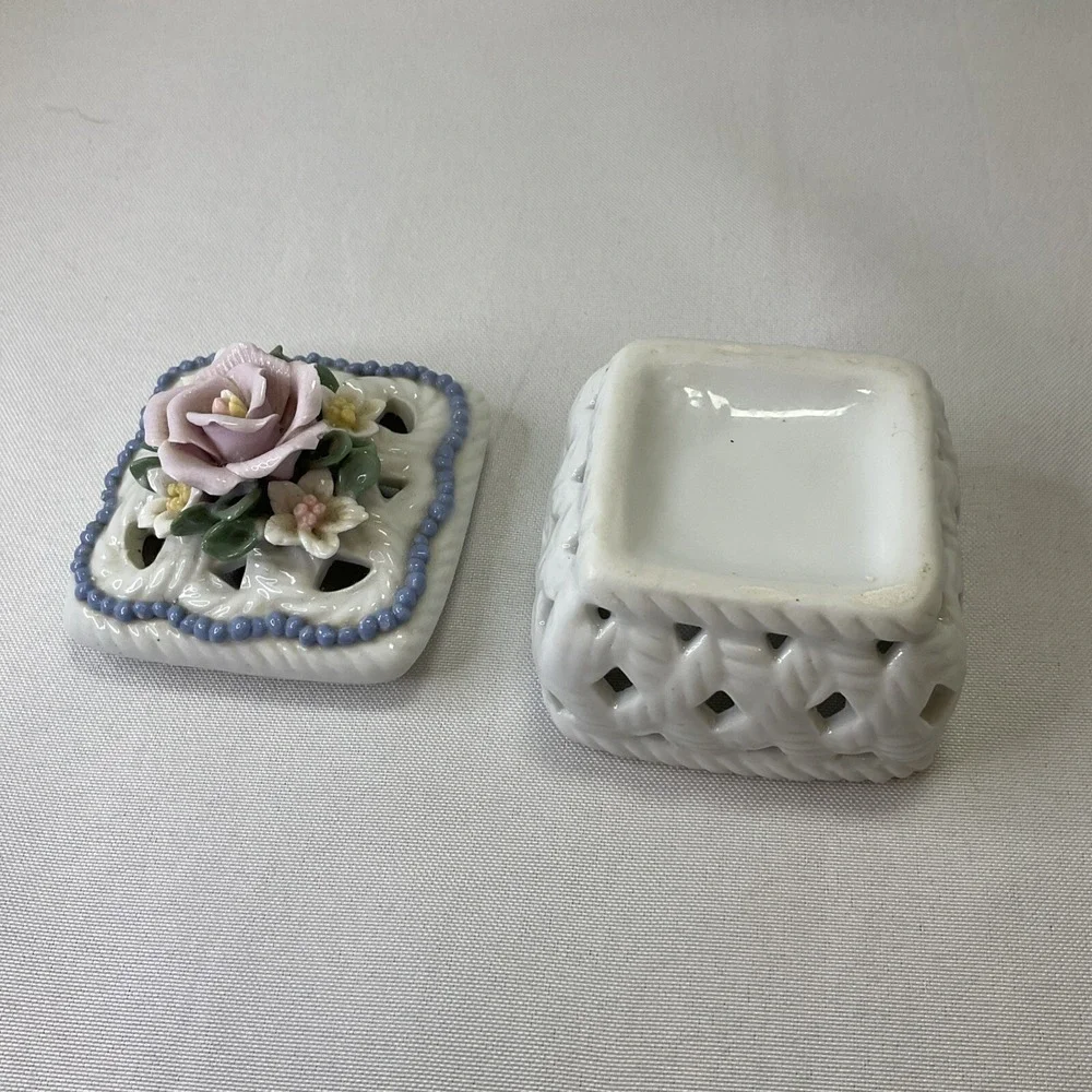 Vintage Capodimonte Porcelain Square Basket W Roses Vanity Jewelry Trinket ‎ Box